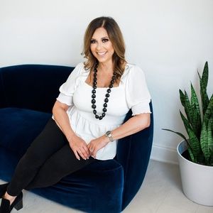 Meet your Posher, Nadine